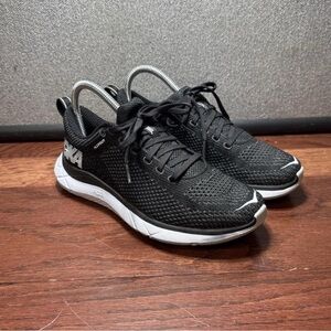 Black Hoka One One Shoes (6W)